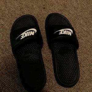 NIKE Slides